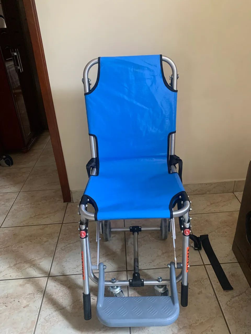 Cadeira de resgate dobrável  - Foto 5