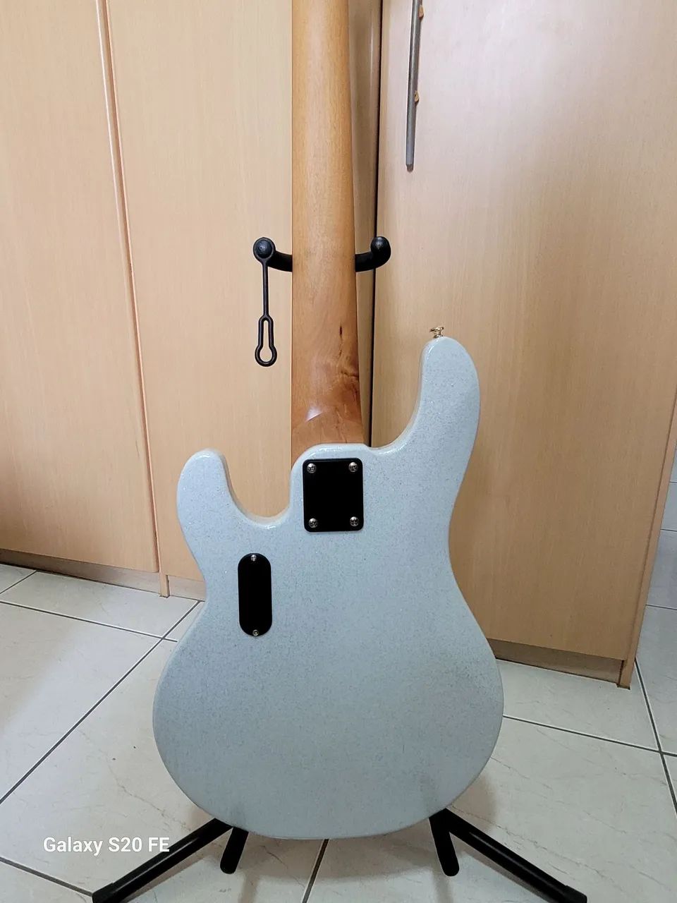 Baixo 5 Cordas Dacruz modelo Music Man - Foto 6