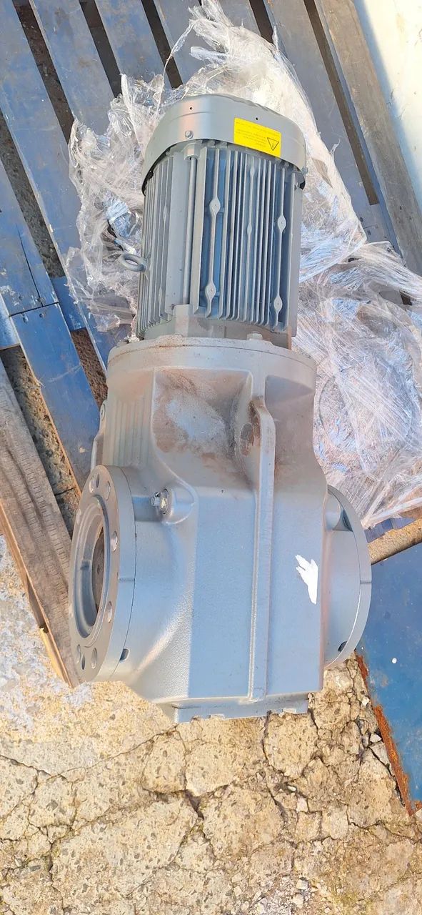 Motoredutor trifásico 4 cv redução 1/86. - Foto 3