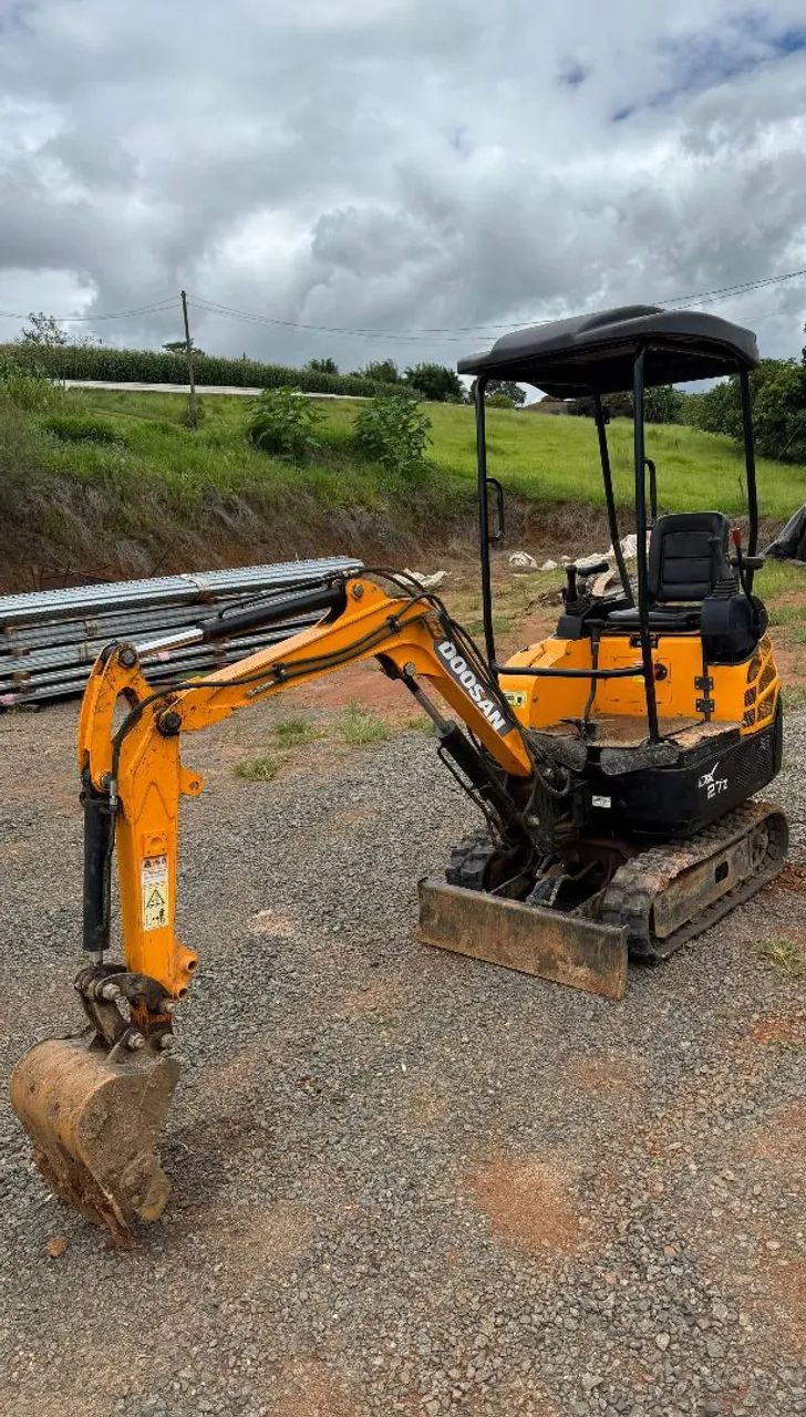 Mini escavadeira Brutatec BR15 