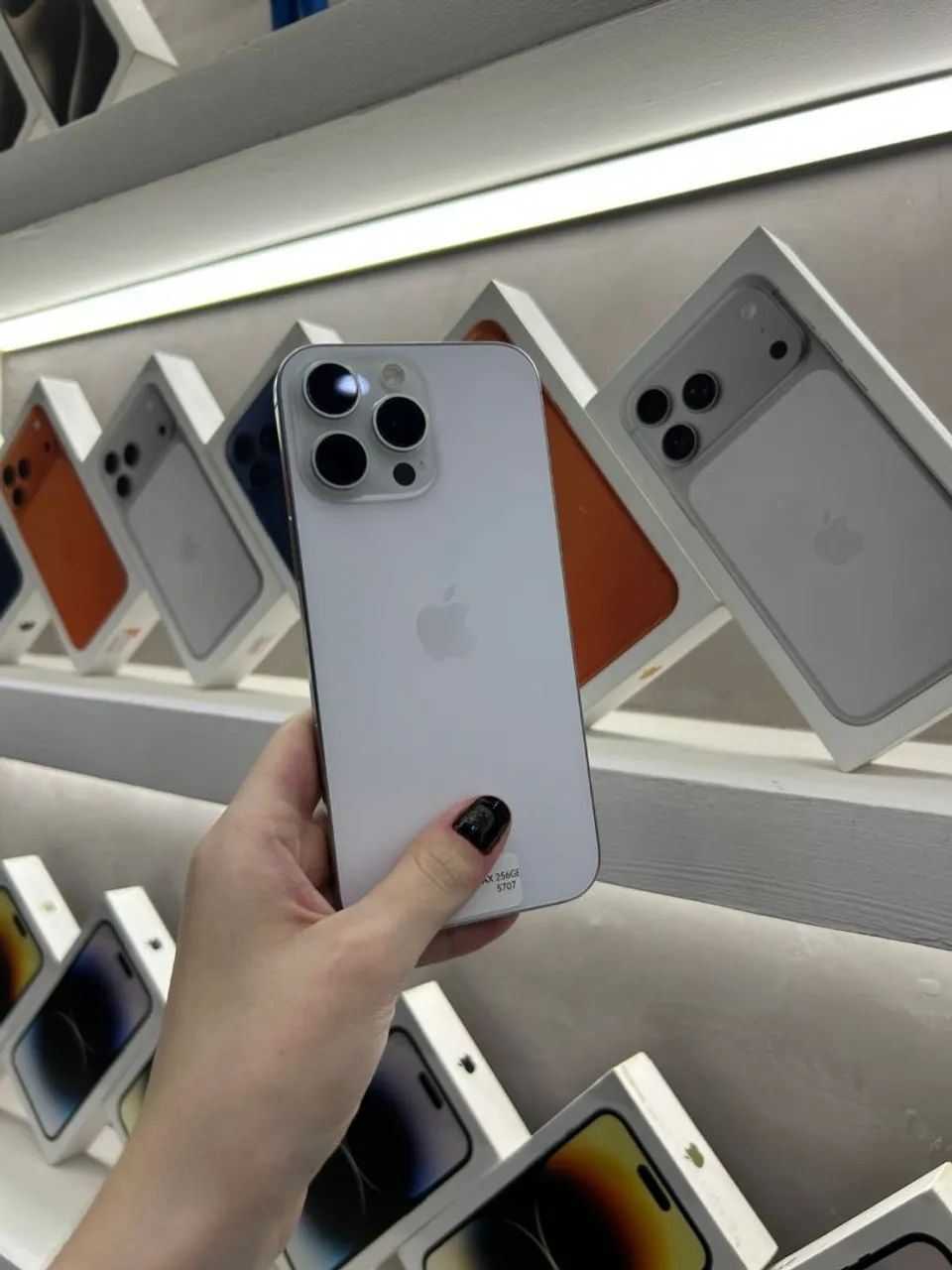 iPhone 16 256GBバッテリー98% IPHONE 16 PRO MAX 256GB BATERIA 98% GARANTIA APPLE 26/05/26 R