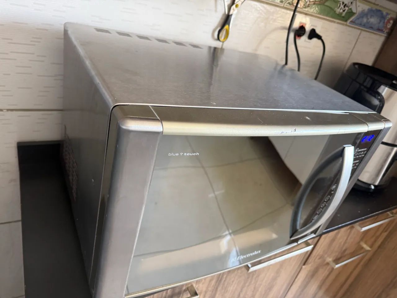 Microondas eletrolux 220 V - Foto 2