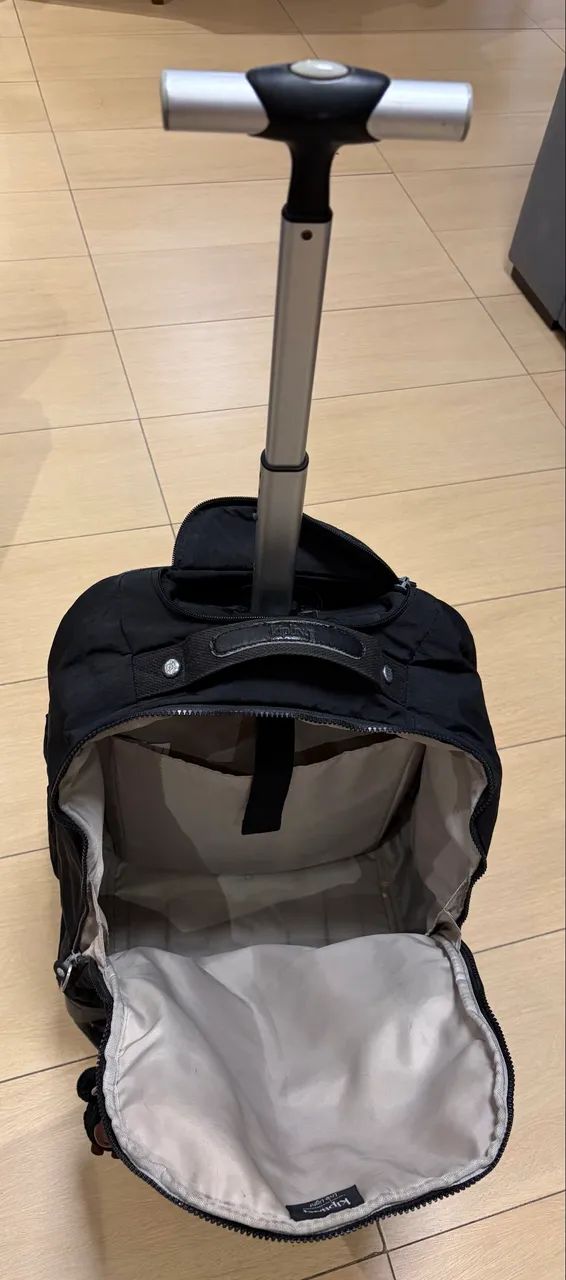 Mochila Kipling Preta - Ótimo estado - Foto 4