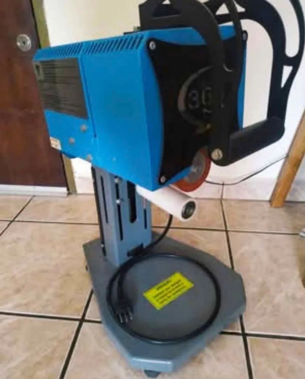 Título: Prensa Térmica Transfer 360° para Canecas, Copos e Garrafas - Foto 2