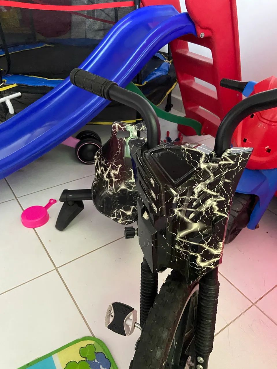 Triciclo de pedal  - Foto 3