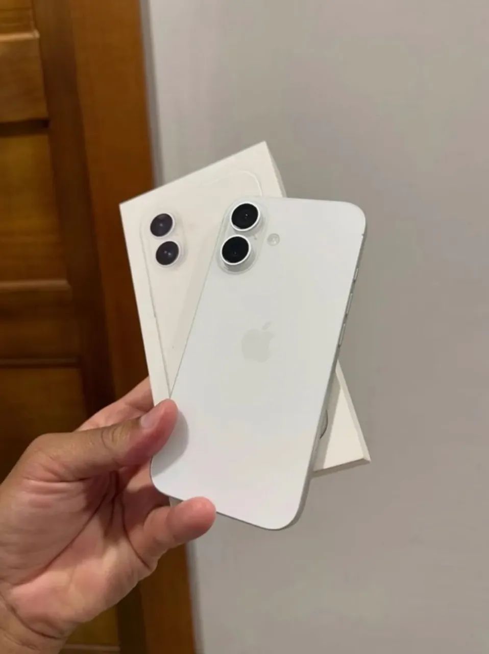 iPhone 16
