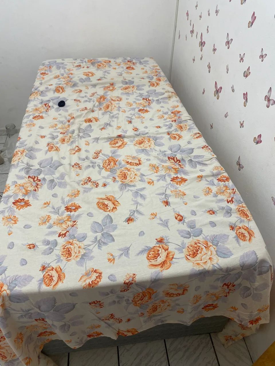 Cama e guarda-roupa de solteiro a venda 