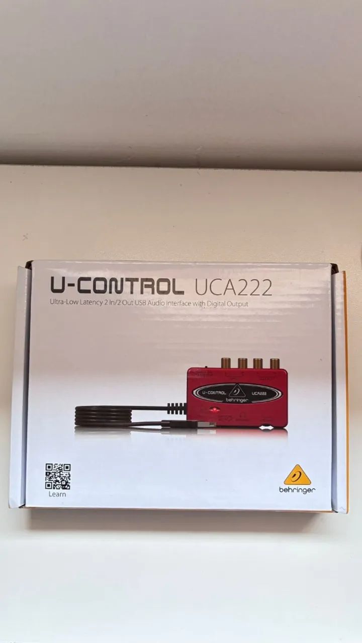 Interface de Áudio Behringer U-Control UCA222