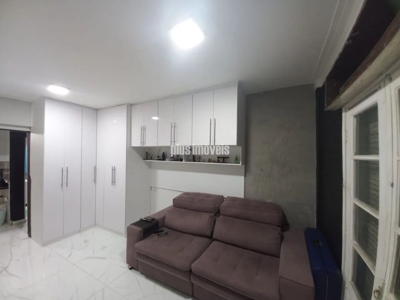Studio Reformado com Varanda e Vaga de Garagem Privativa - Foto 5