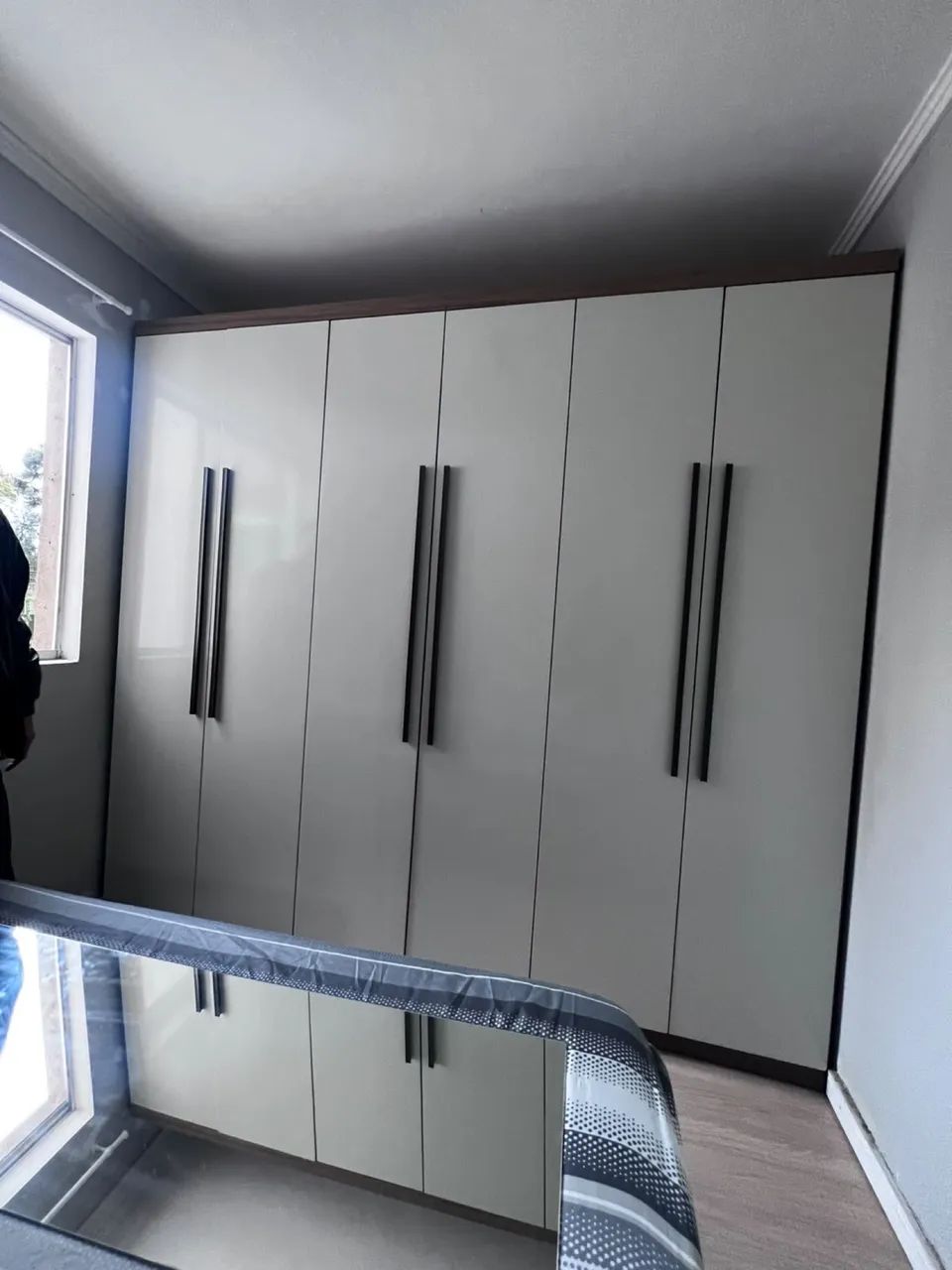 Guarda roupa 6 portas 