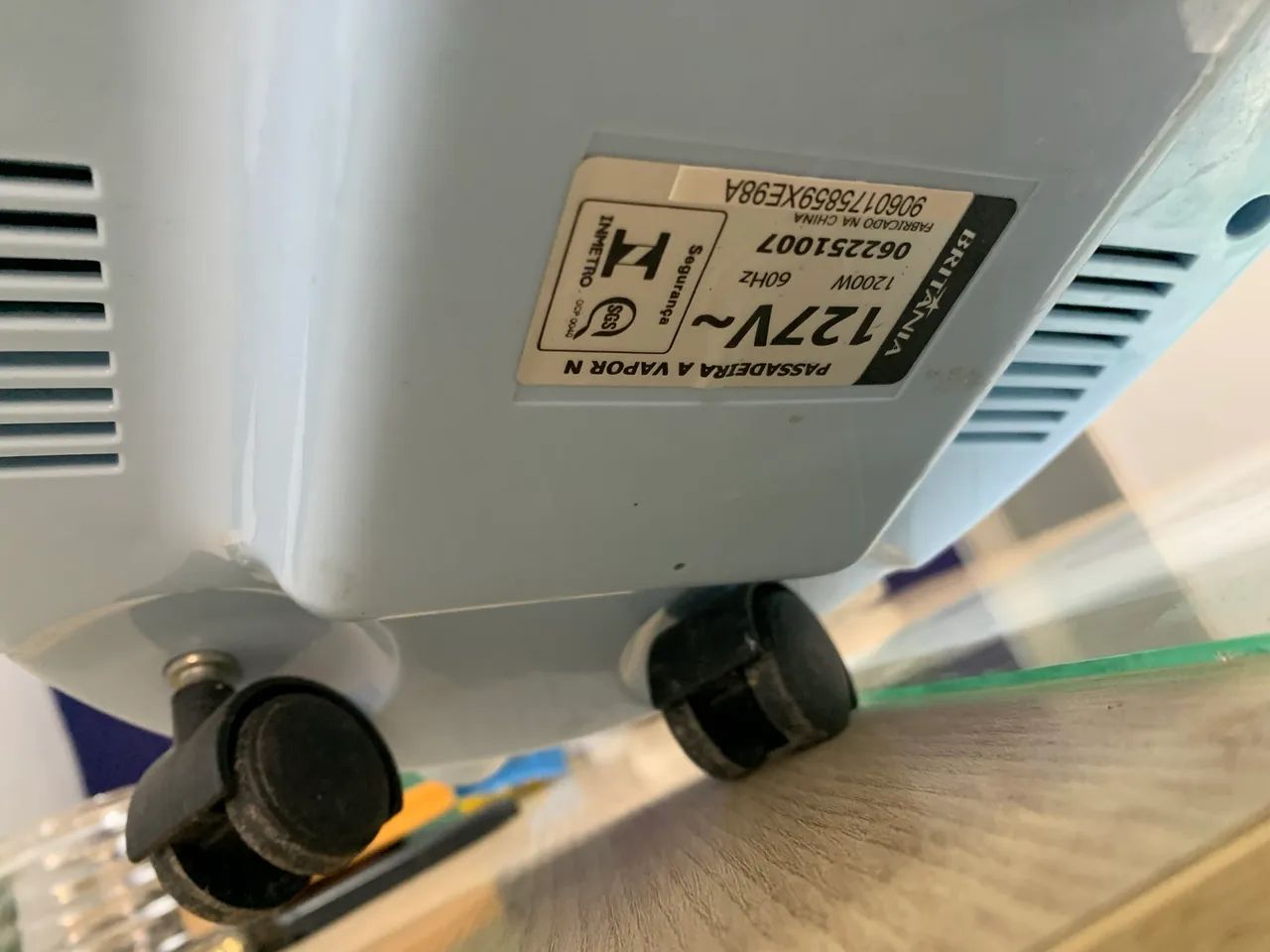 Passadeira a vapor vertical Britânia  - Foto 4