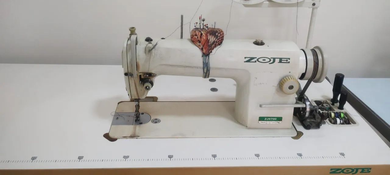 Máquina de costura reta industrial ZOJE! R$ 1.200 - Foto 4