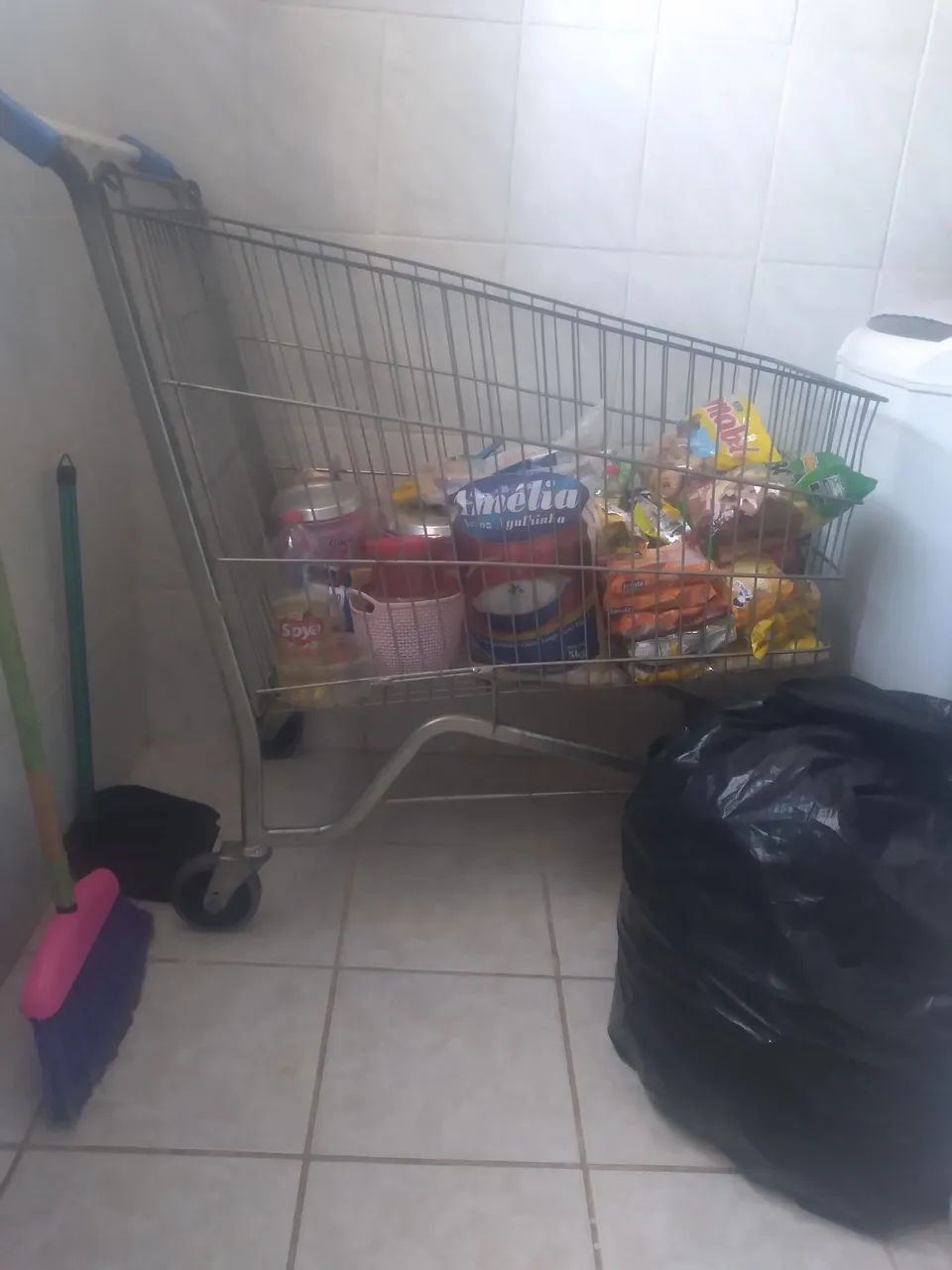 Carrinho grande de mercado - Foto 2