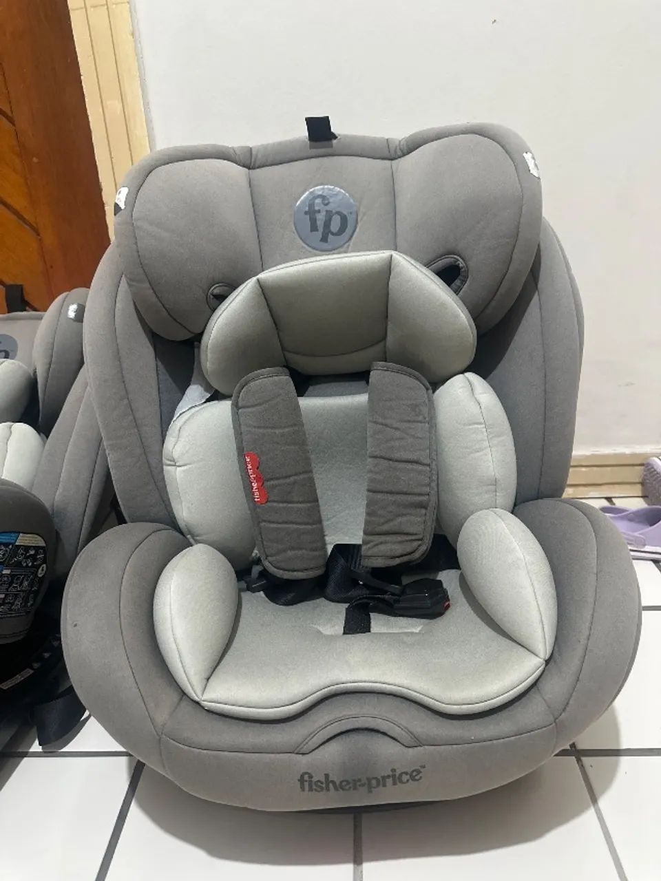 Cadeirinha de bebê e bebê conforto 