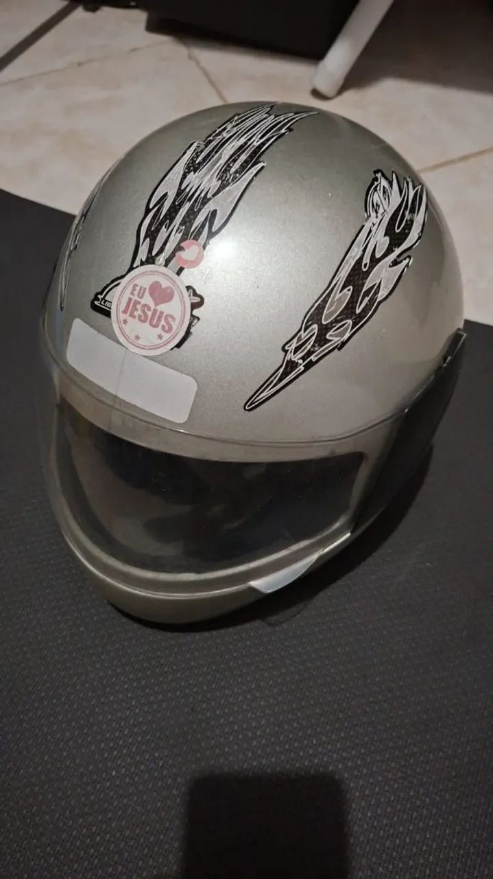 Capacete usado 