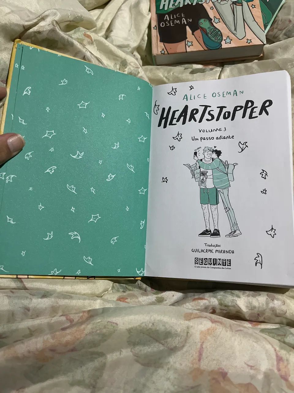 Livro Heartstopper Vol.3 - Foto 4