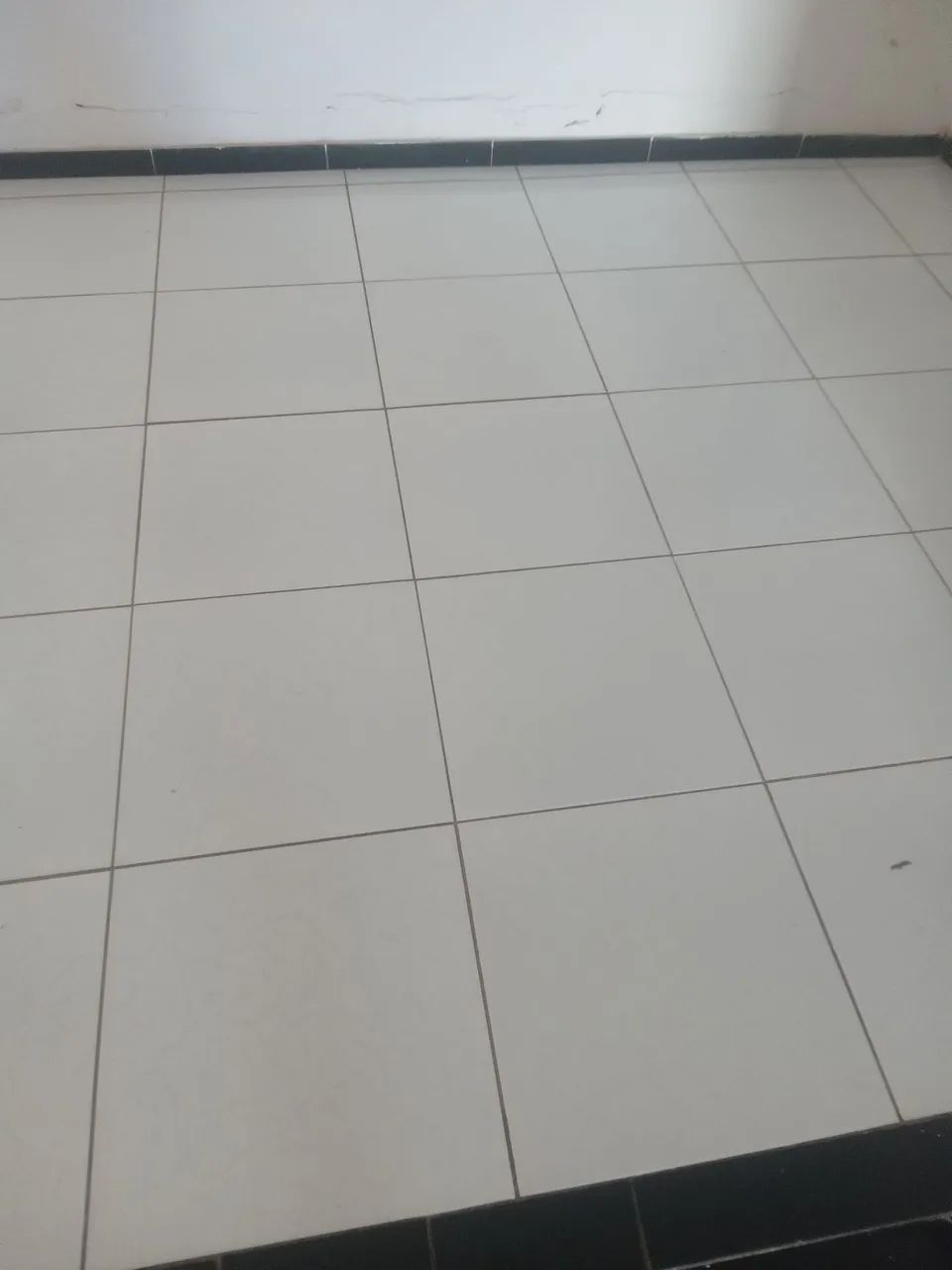 Serviços de pedreiro. Pinturas. E serralheiro!