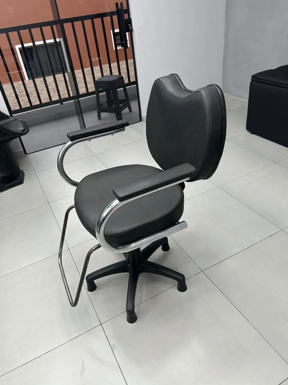 Cadeira/Poltrona de Barbearia - Foto 4