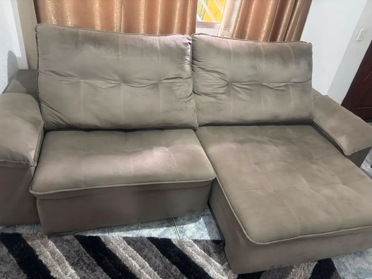 Sofá pouco tempo de uso  praticamente novo 