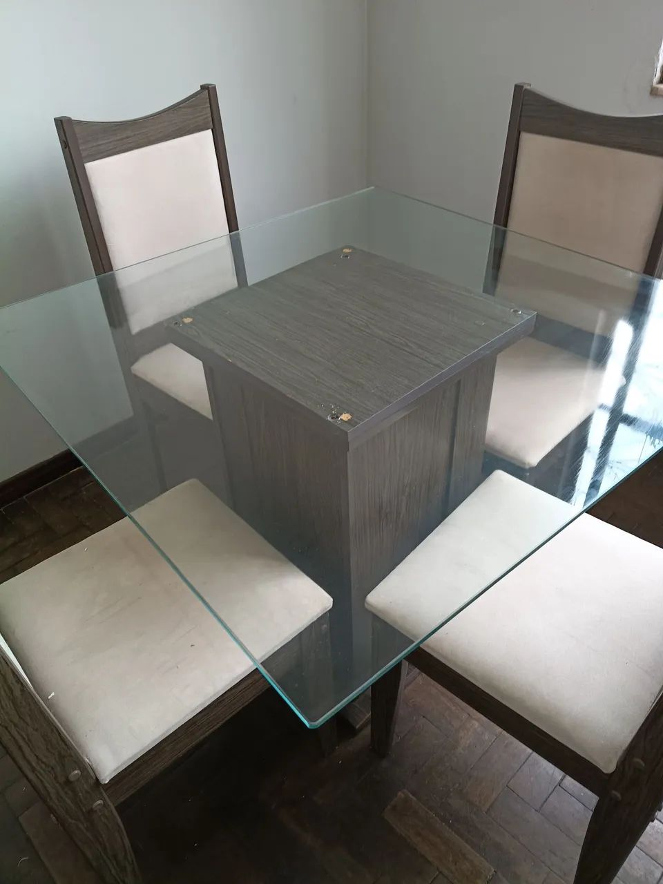 Vendo mesa de jantar USADA 4 cadeiras