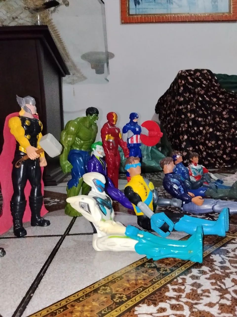 Bonecos originais maxsteels/vingadores e perfeito estado  - Foto 2