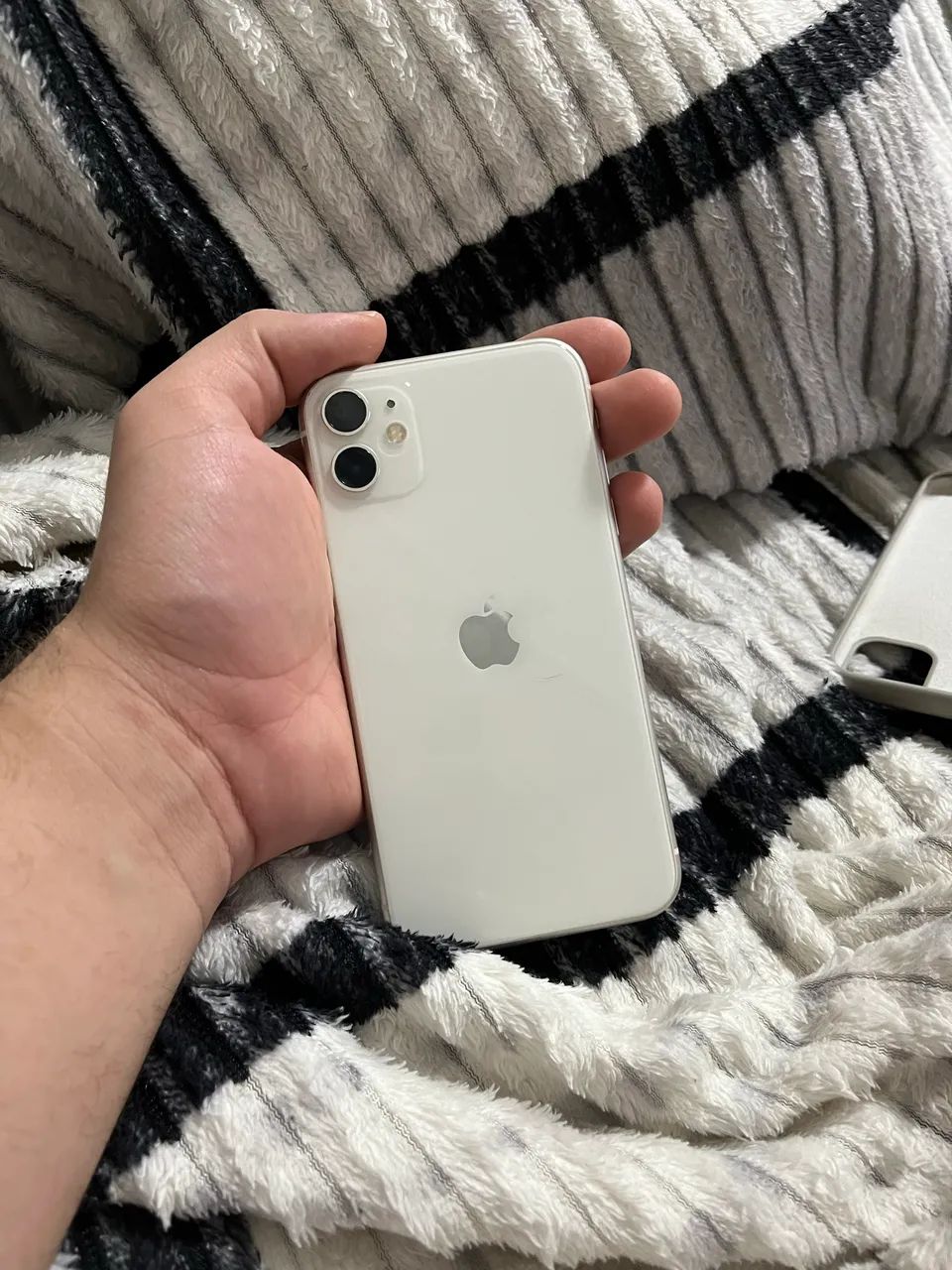 Vende se iPhone 11, muito bem conservado - Foto 2