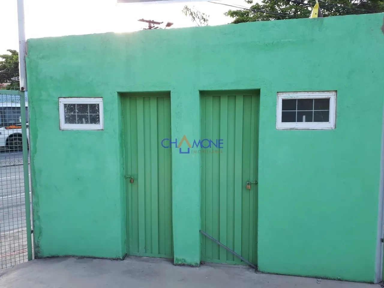 Excelente lote comercial com galpão - Foto 2