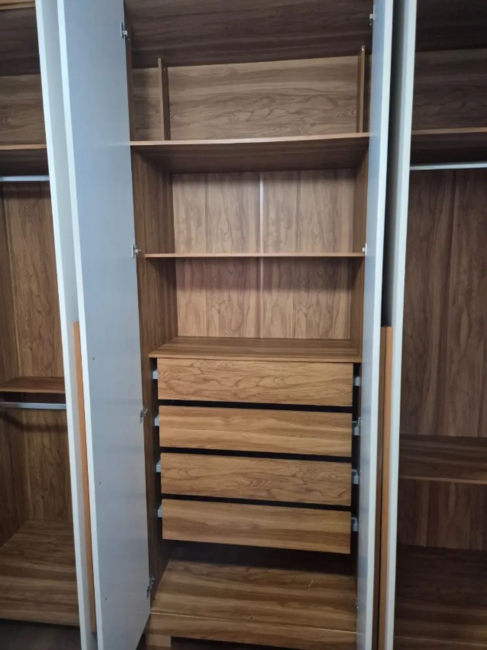 Guarda-roupa 6 portas - Foto 3