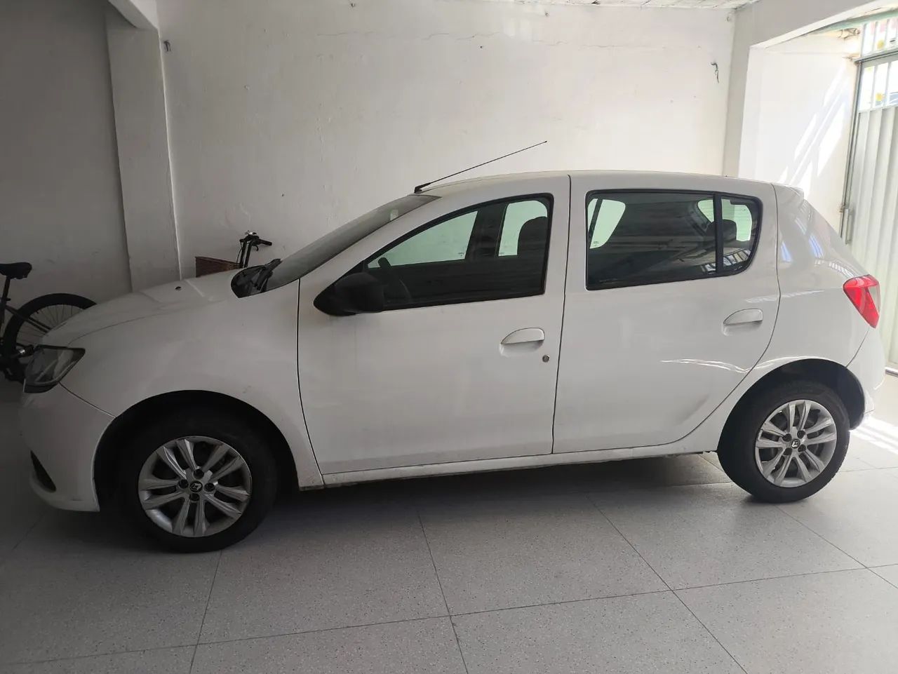 Alugo Renault Sandero 2017 - Foto 4