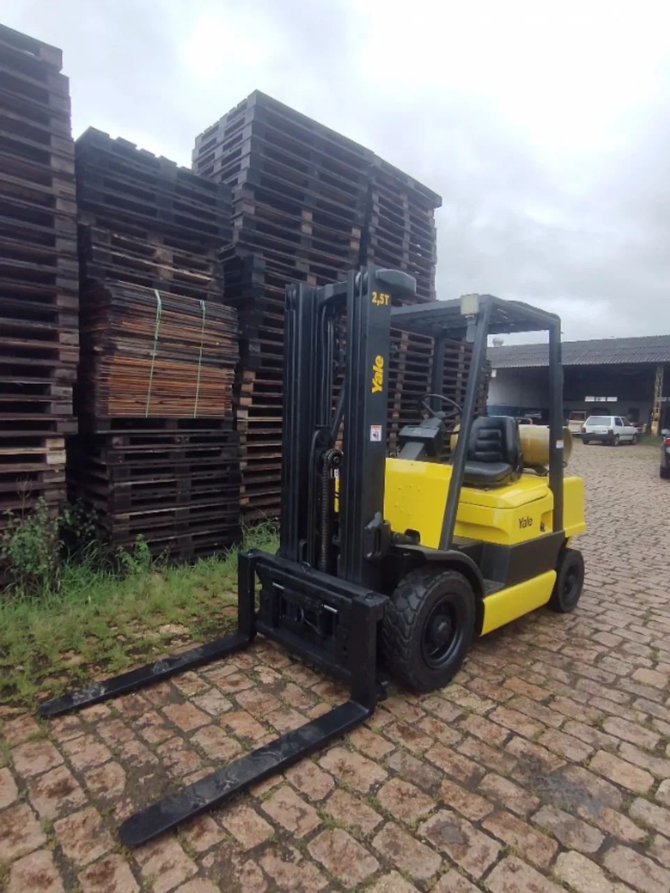 Empilhadeira Yale 2,5T * Automática com deslocador * 2001 - Foto 5