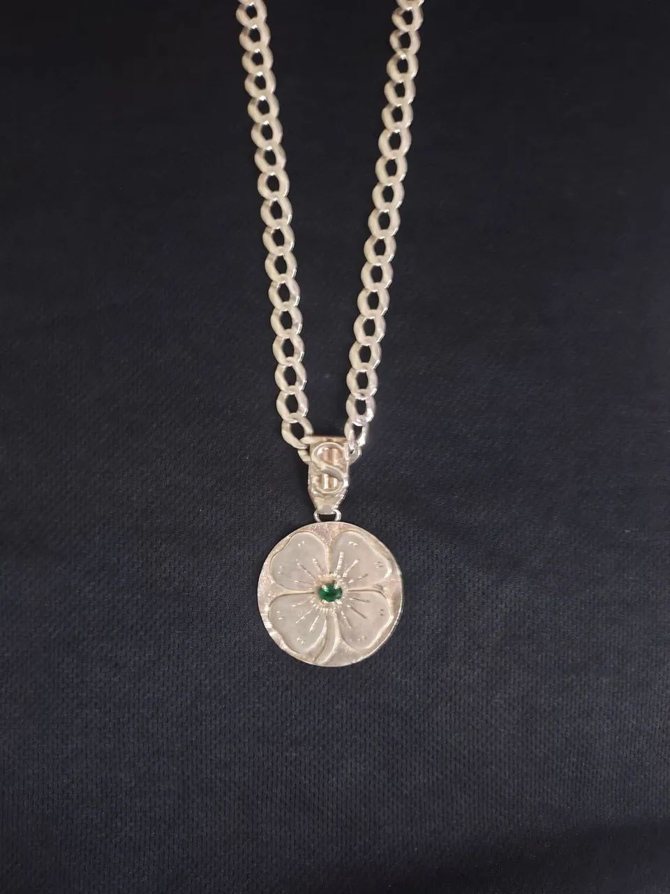 Conjunto Corrente de prata com pigente trevo da sorte e pulseira. - Foto 2