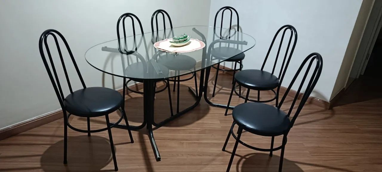 Mesa Com Tampo De Vidro Com 6 Cadeiras - Foto 3