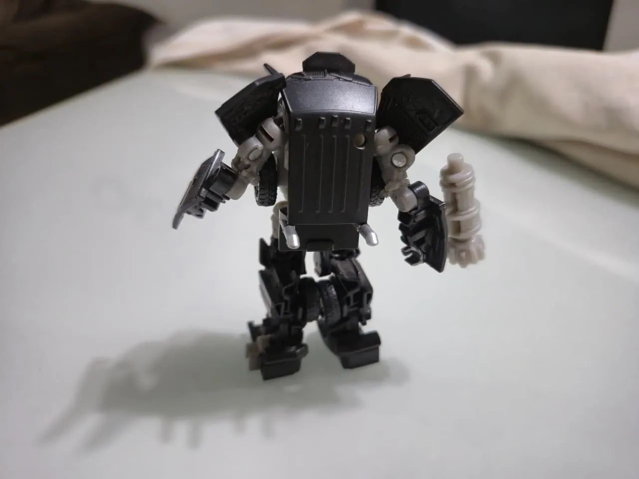 Transformers Ironhide DOTM - Foto 5