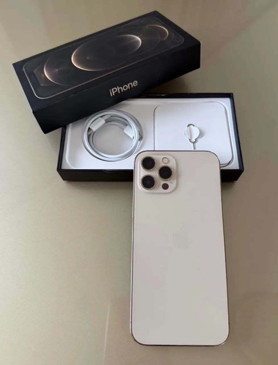 iPhone 12 Pro Max gold top  - Foto 3