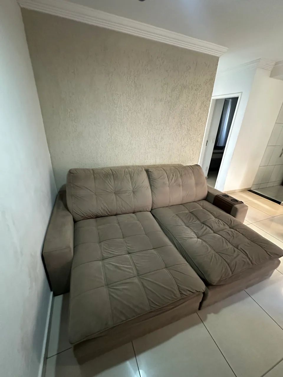 Sofá Retrátil Reclinável Suede Porta Copos 