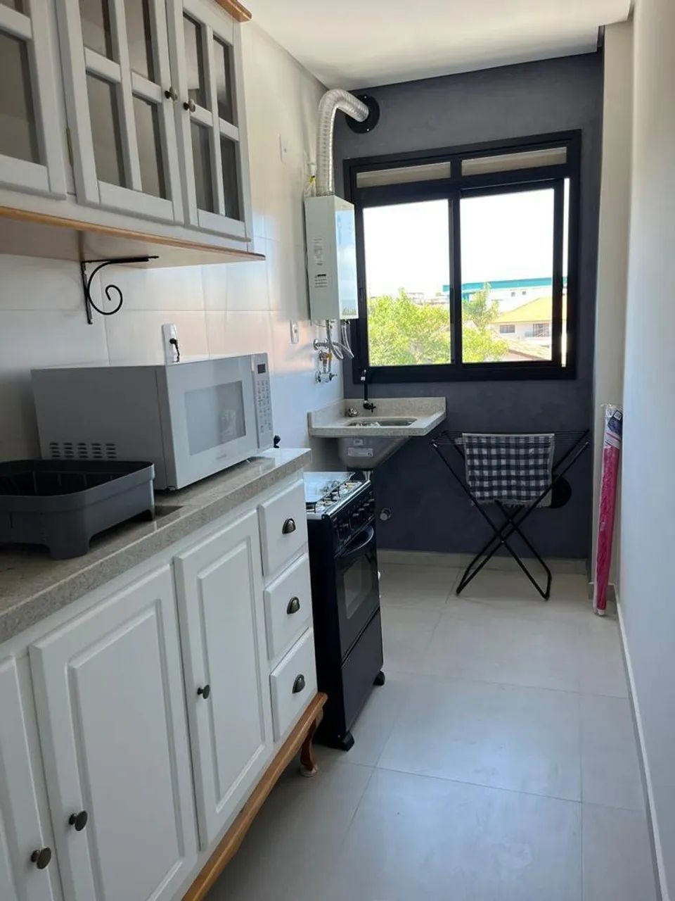 Apartamento de frente com 2 quartos + sacada com vista para o Mar dos Ingleses! - Foto 3