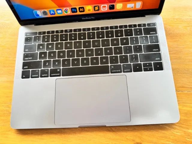 282）MacBook Pro 2017　13インチ　/128GB/8GB/i5 MacBook Pro (13 polegadas, 2017, duas portas Thunderbolt 3
