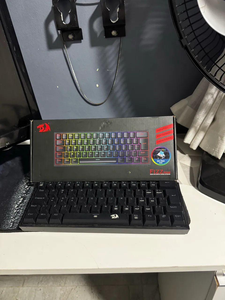 Teclado mecânico redragon fizz