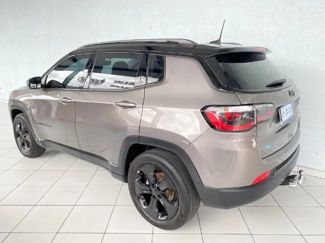 Jeep Compass Night Eagle 2.0 4X2 Flex 16V AUT 2018 - Foto 4