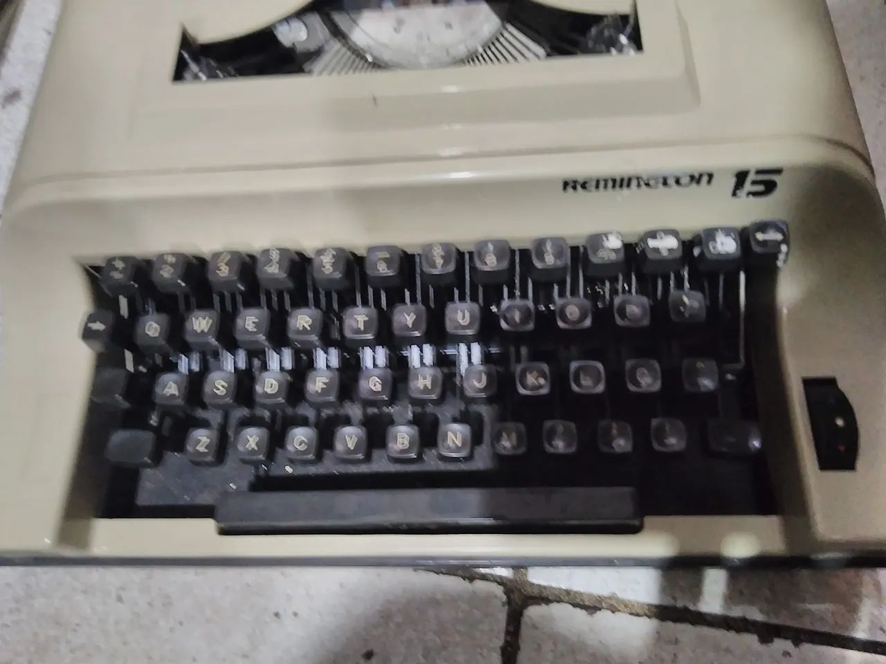 MÁQUINA DE ESCREVER REMINGTON modelos25 E 15PERFEITO ESTADO - Foto 4