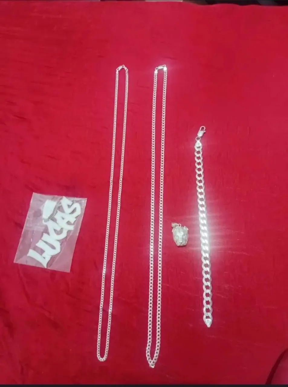 2 cordinha 1 pulseira e 2 pingente 