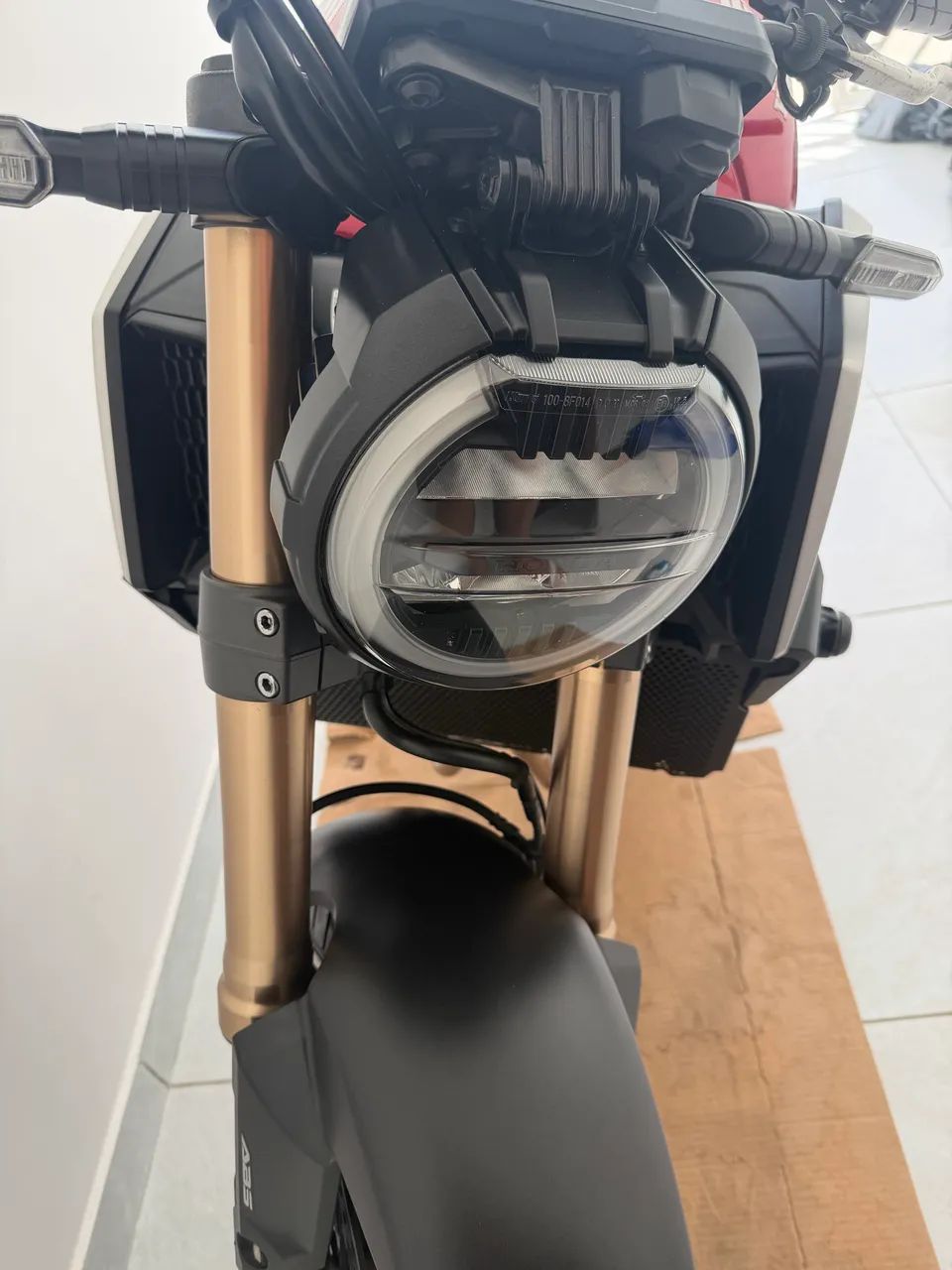 CB 650R - Foto 3