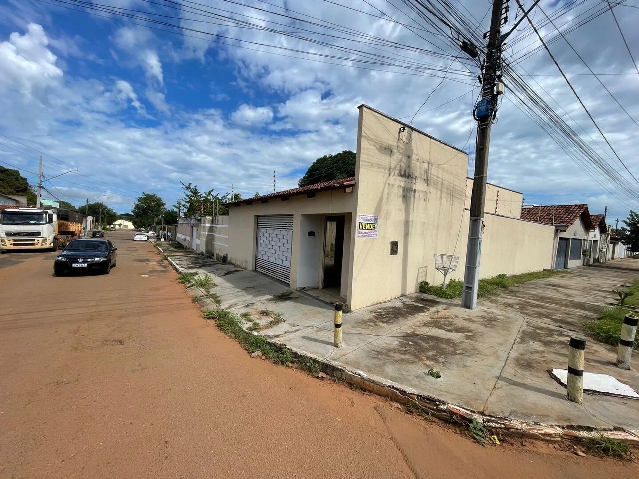 Vendo bem localizada no casa no Centro de Porto Nacional - Foto 2