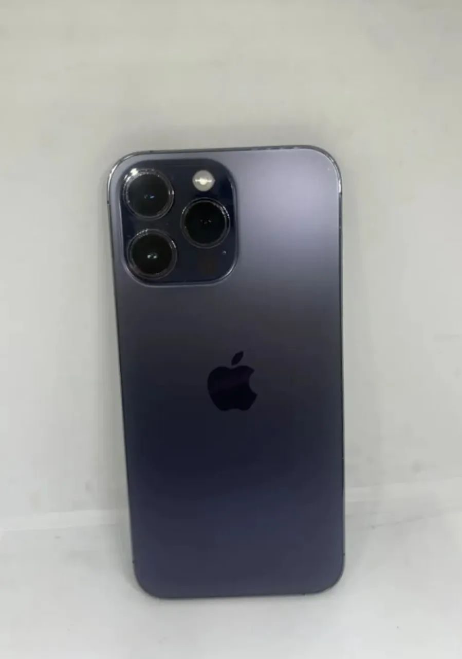 iphone 14 pro 256 sem carregador mas com a caixa e manual - Foto 2