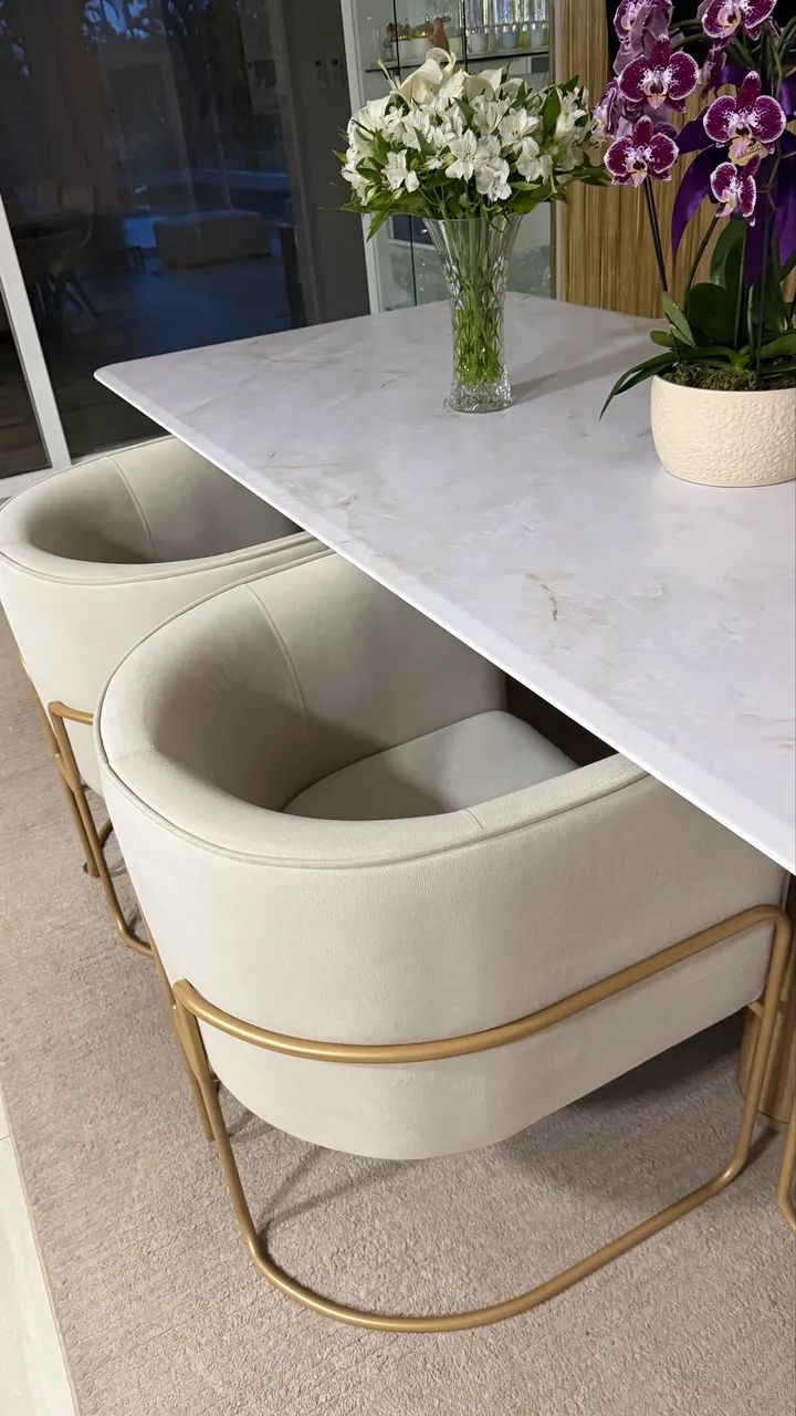 Vendo 6 cadeiras para mesa de jantar 650,00 cada uma 