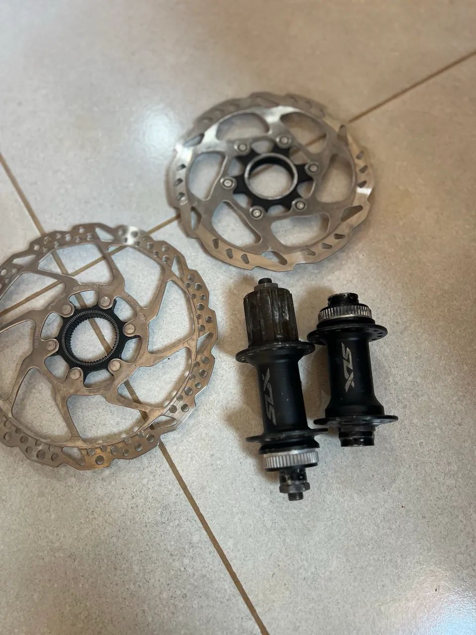 Par de cubos shimano e disco  - Foto 2