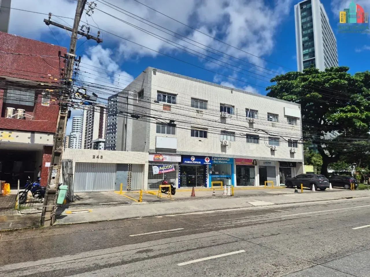 SIQUEIRA VENDE: SALA COMERCIAL BEM LOCALIZADA EM BOA VIAGEM