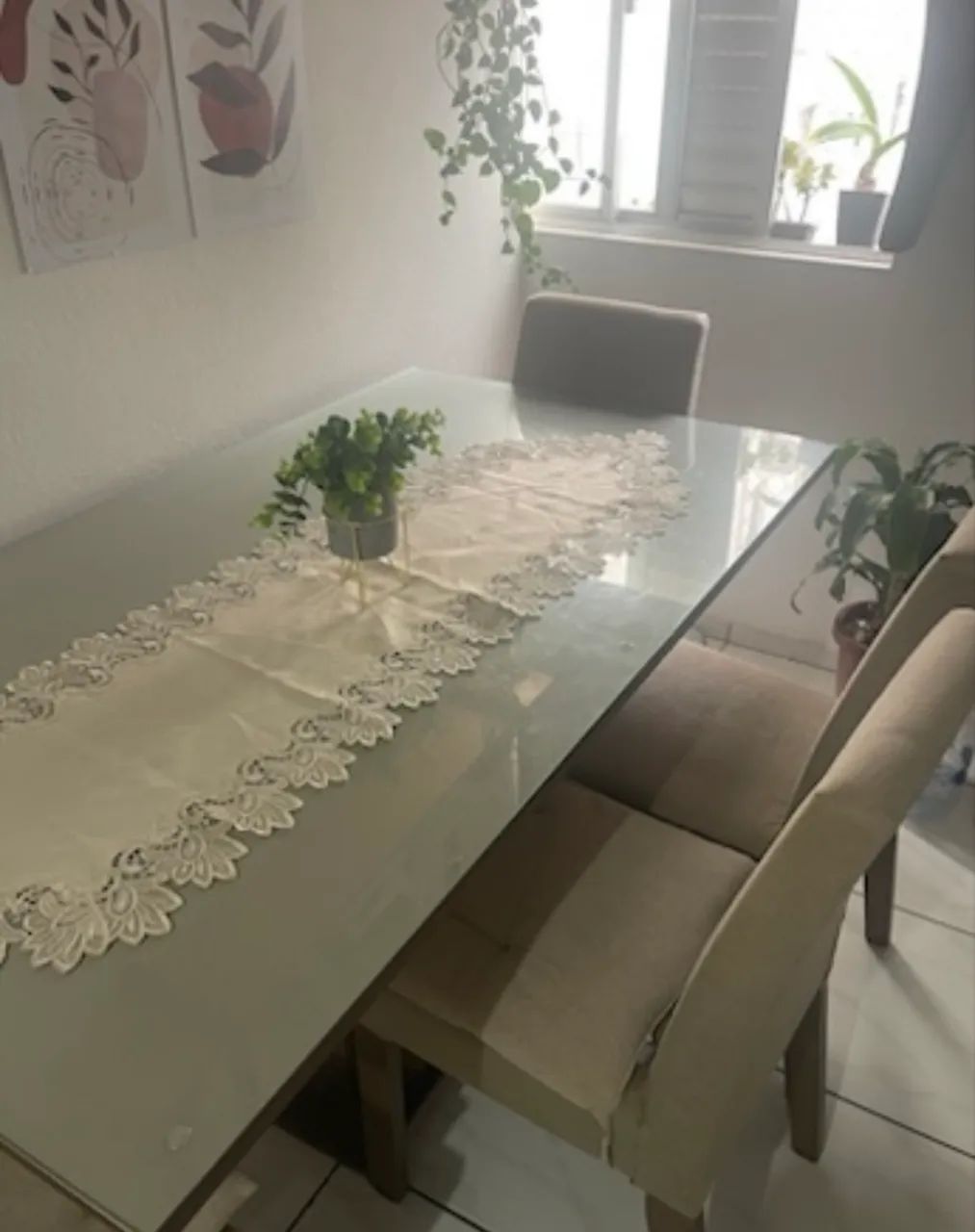 Mesa de jantar com 4 cadeiras e tampo de vidro  - Foto 2