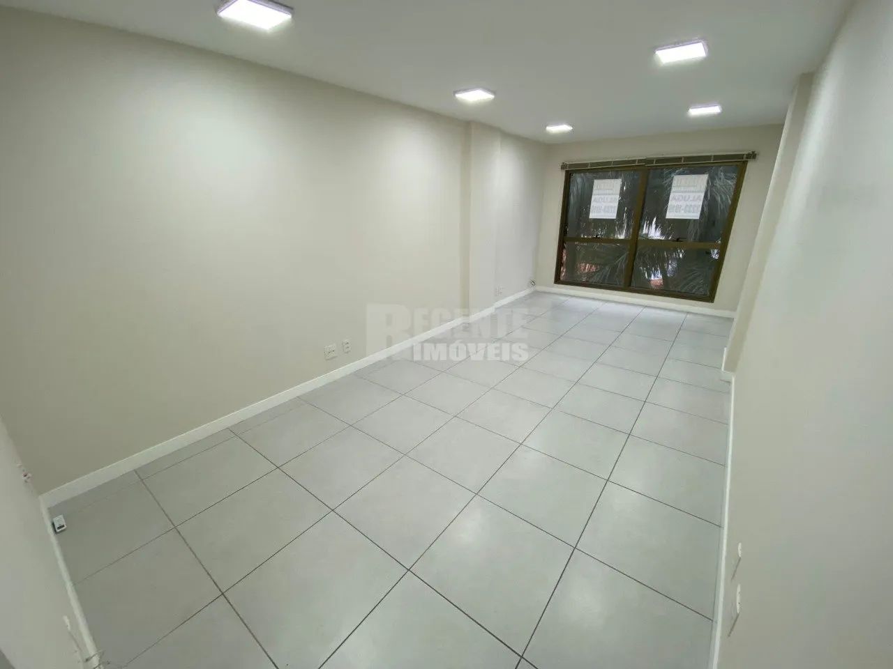 Excelente sala para locação no bairro Trindade! - Foto 5