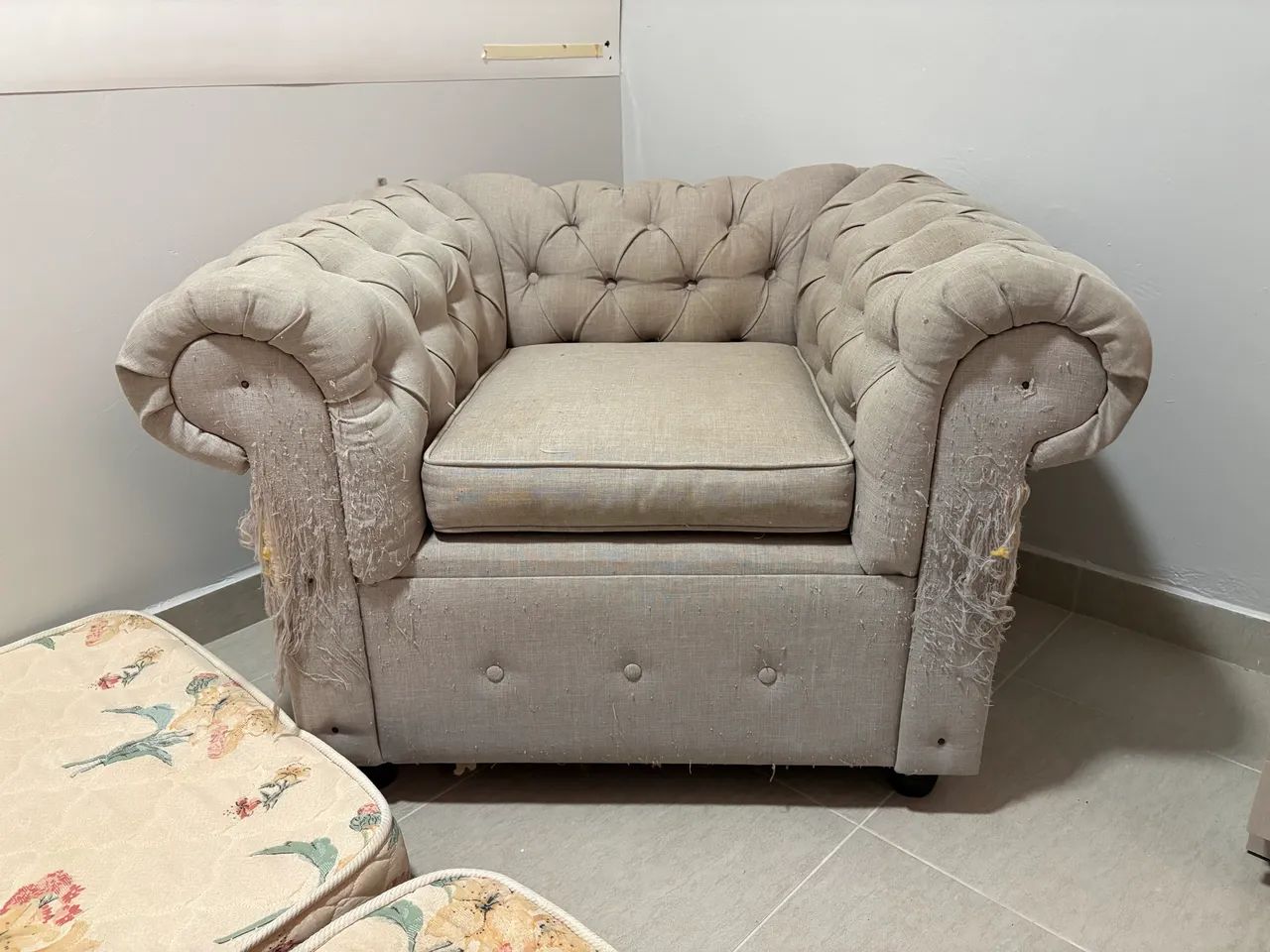 Poltrona Chesterfield Linho - Foto 2